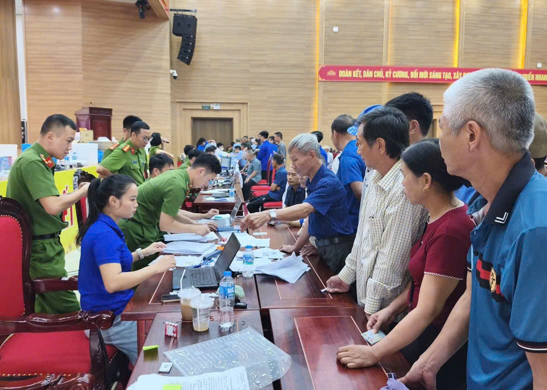 Công an xã Bắc Thanh Miện phối hợp thu nhận mẫu ADN thân nhân liệt sĩ
